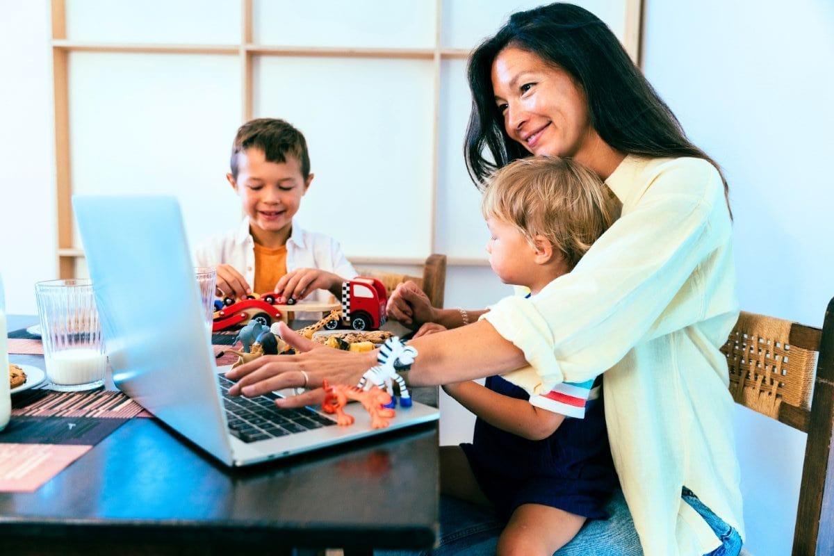 Working Solutions And Our Favorite Products For Balancing Work And School: Time Management Tips For Busy Parents 1 Daily Mom, Magazine For Families