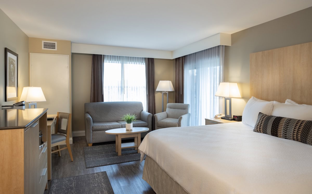 Ithaca, Ny &Amp; Hotel Is Basically One Giant Hiking Trail (Waterfalls, Gorges, A College Town, &Amp; A New Family-Friendly Stay) 3 Daily Mom, Magazine For Families