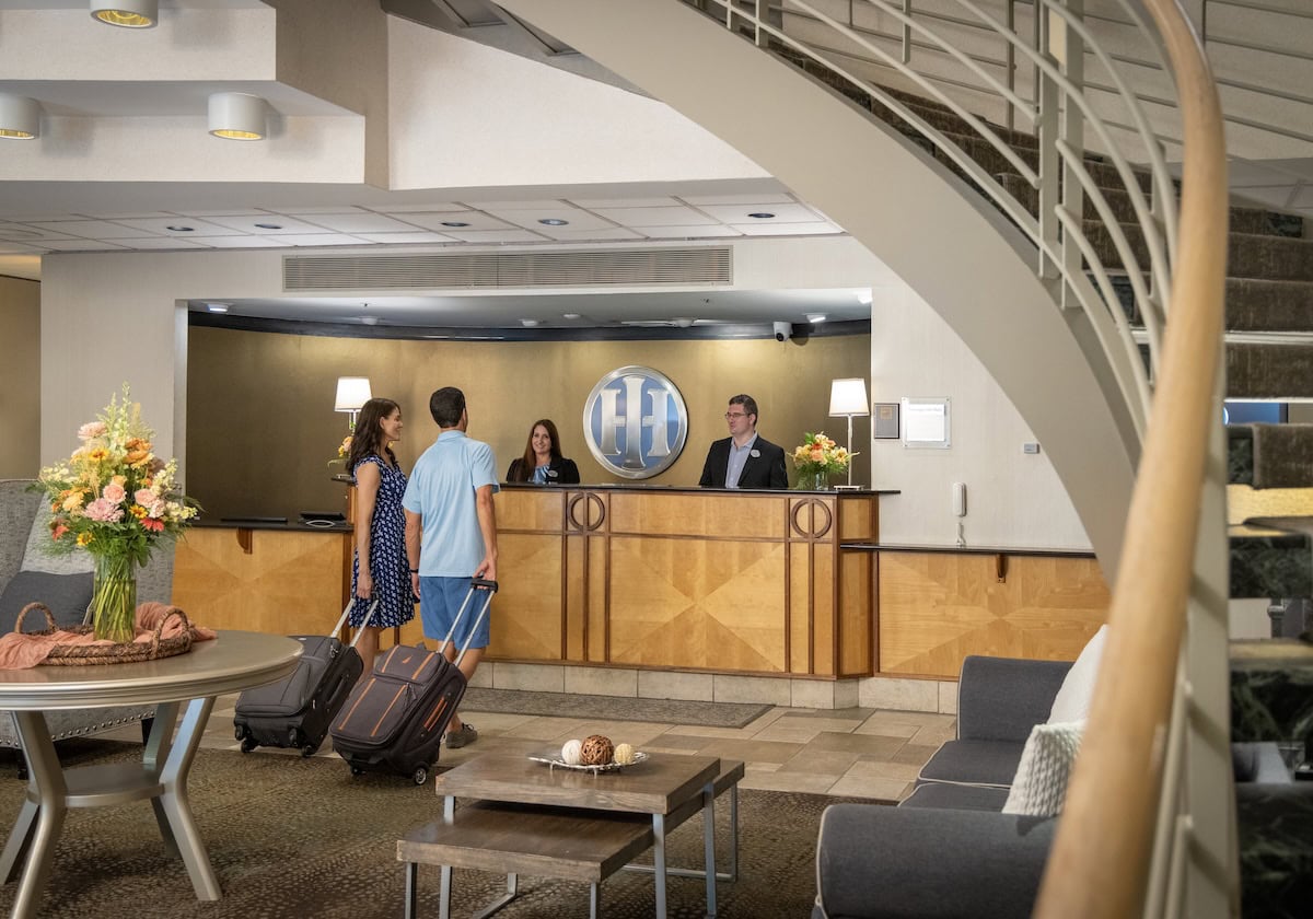 Ithaca, Ny &Amp; Hotel Is Basically One Giant Hiking Trail (Waterfalls, Gorges, A College Town, &Amp; A New Family-Friendly Stay) 1 Daily Mom, Magazine For Families