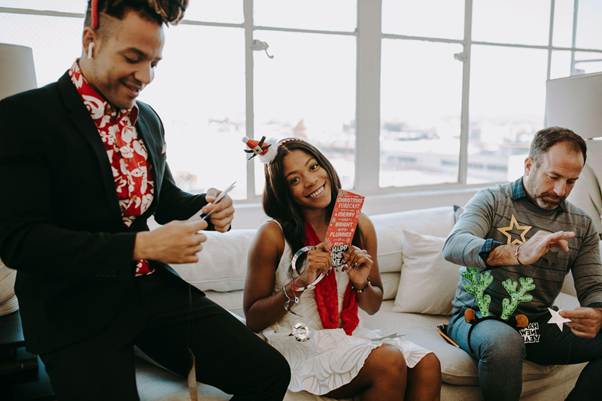 What To Write In Your Christmas Cards And Our Favorite Platforms For 2026 1 Daily Mom, Magazine For Families