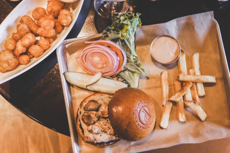 36 Hours In Chicago Featuring Palmer House Hilton » Read Now!