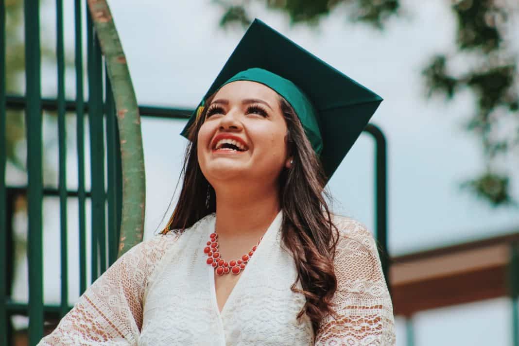 Make College Affordable: Tips For Finding College Scholarships